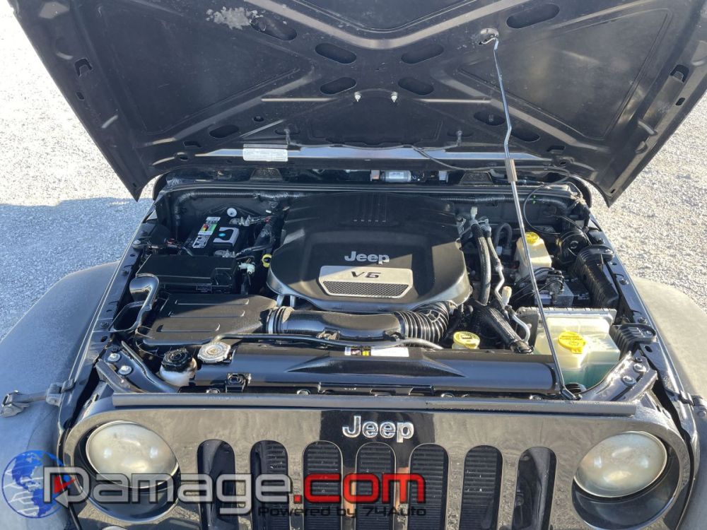 2016 Jeep Wrangler Unlimited 4X4 - photo 9