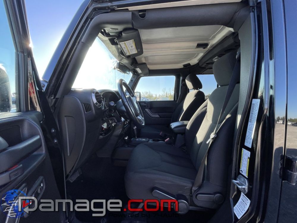 2016 Jeep Wrangler Unlimited 4X4 - photo 10