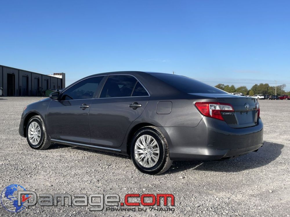 2013 Toyota Camry LE - photo 5