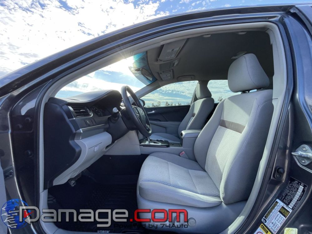 2013 Toyota Camry LE - photo 10