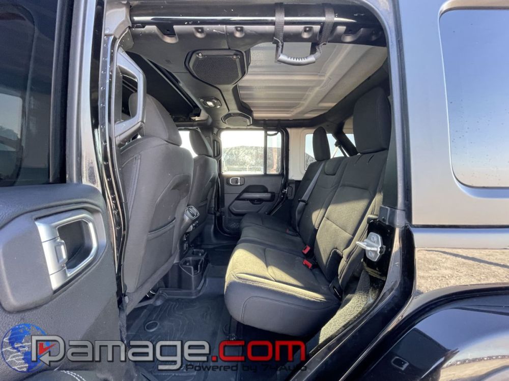 2018 Jeep Wrangler Unlimited 4X4 Sahara - photo 12