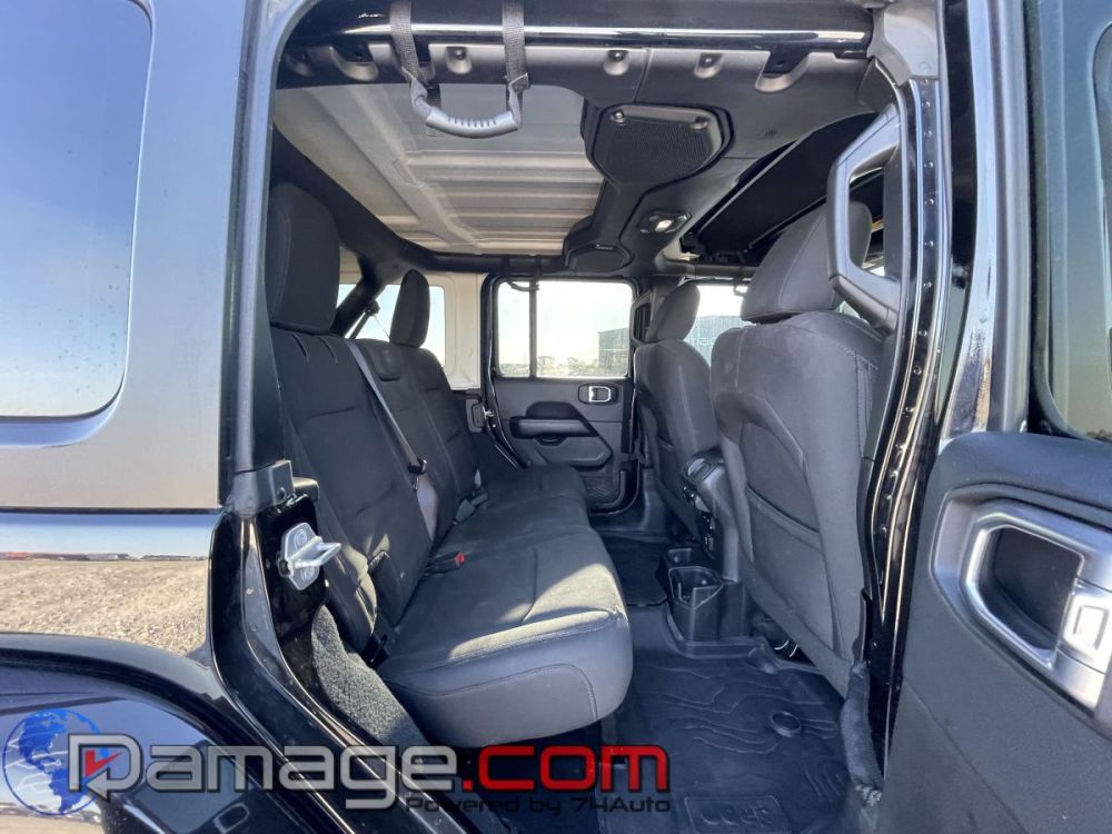2018 Jeep Wrangler Unlimited 4X4 Sahara - photo 13