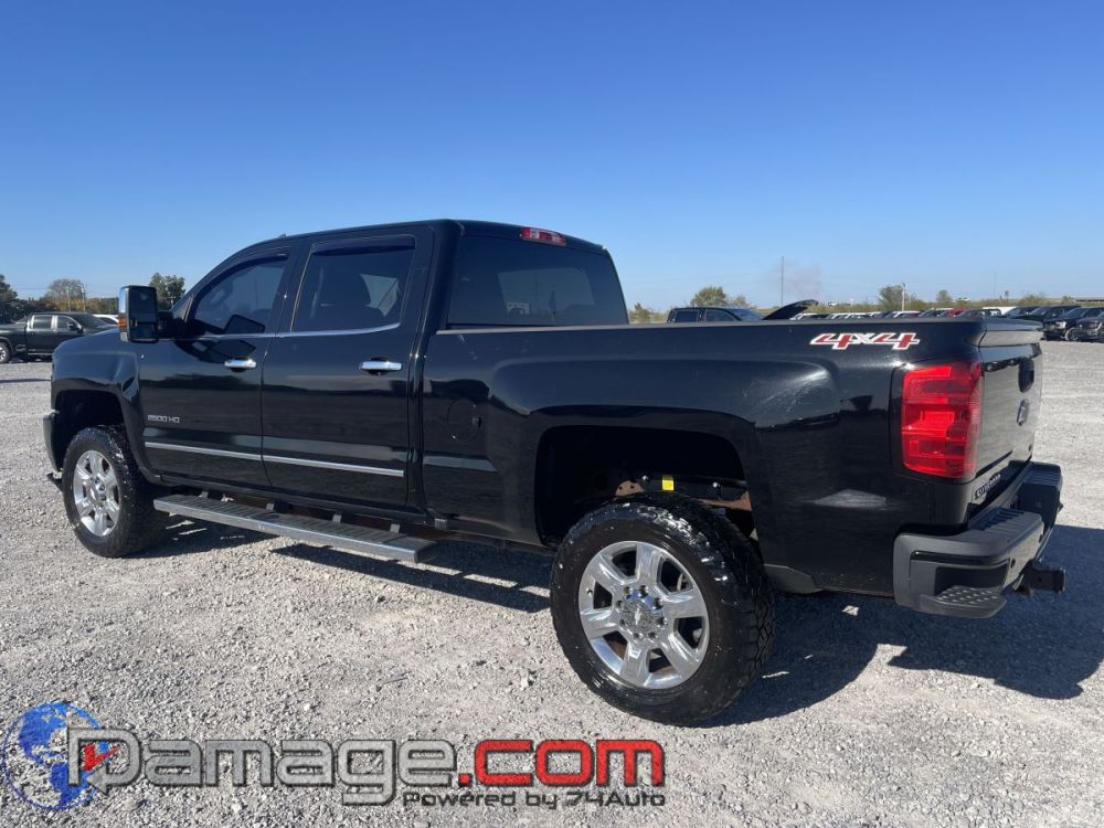 2017 Chevrolet Silverado 2500 Crewcab 4X4 LTZ Diesel - photo 5