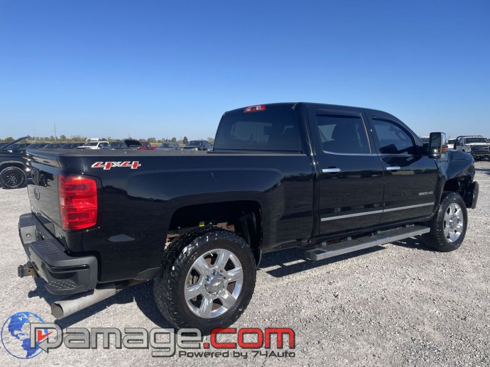 2017 Chevrolet Silverado 2500 Crewcab 4X4 LTZ Diesel - photo 6