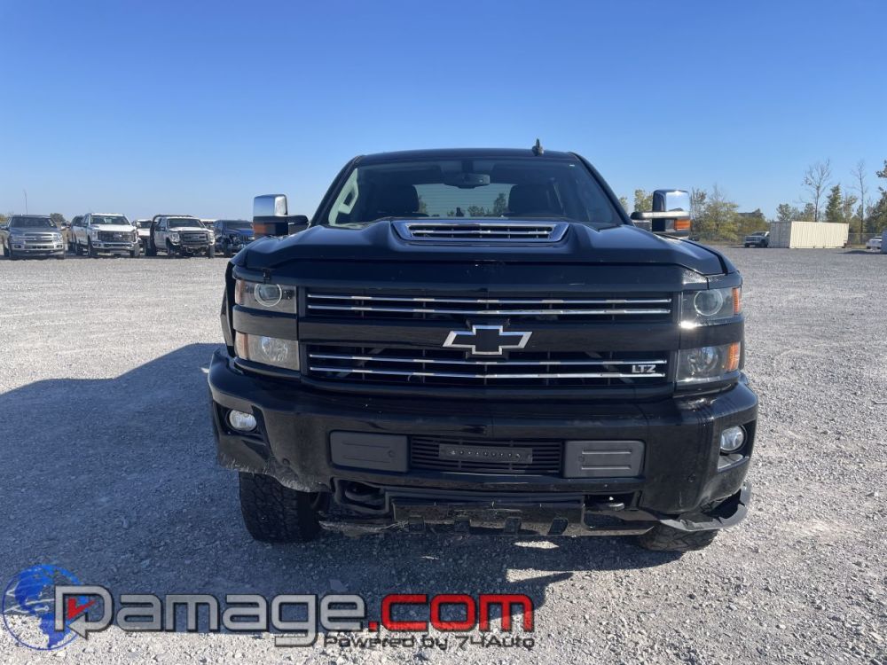 2017 Chevrolet Silverado 2500 Crewcab 4X4 LTZ Diesel - photo 8