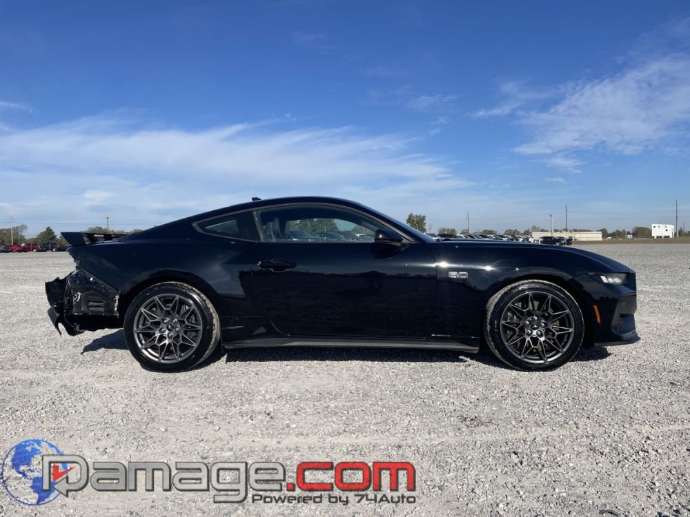 2024 Ford Mustang GT Premium - photo 4