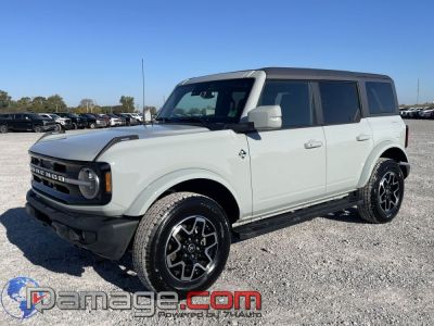 2024 Ford Bronco Outer-Banks 4X4