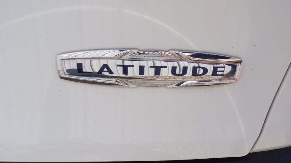 2017 Jeep Cherokee Latitude (FWD) - photo 19