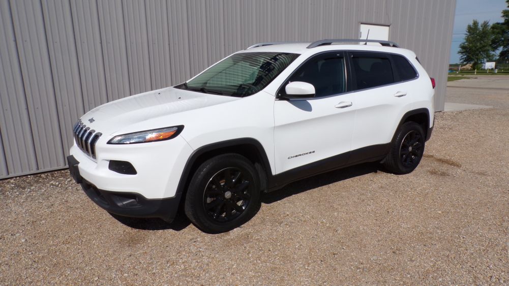 2017 Jeep Cherokee Latitude (FWD) - photo 2