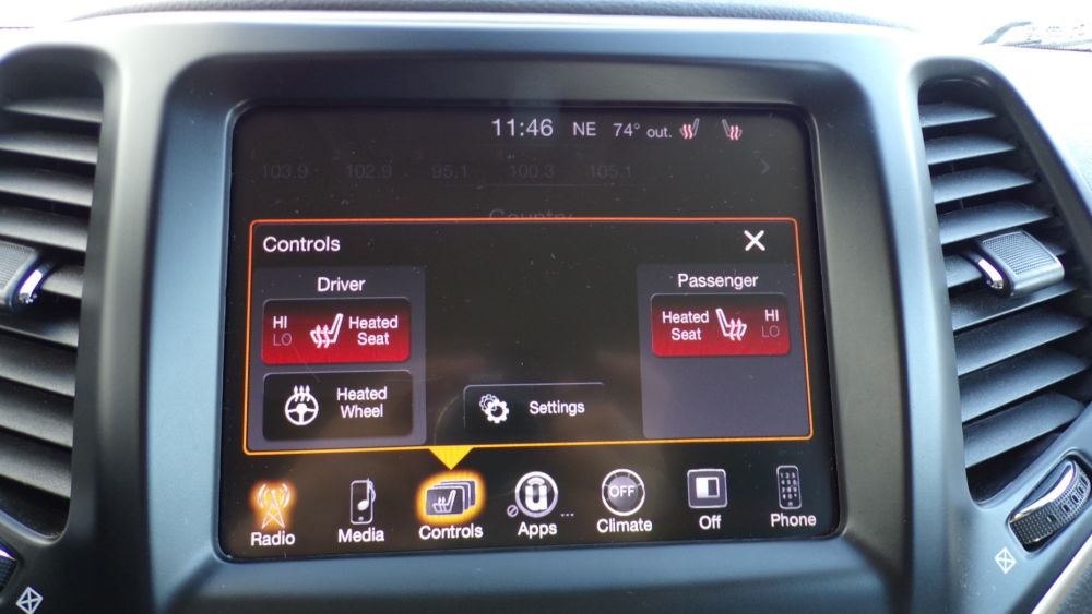 2017 Jeep Cherokee Latitude (FWD) - photo 15