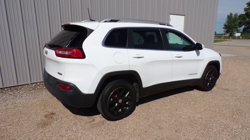 2017 Jeep Cherokee Latitude (FWD) - photo 6