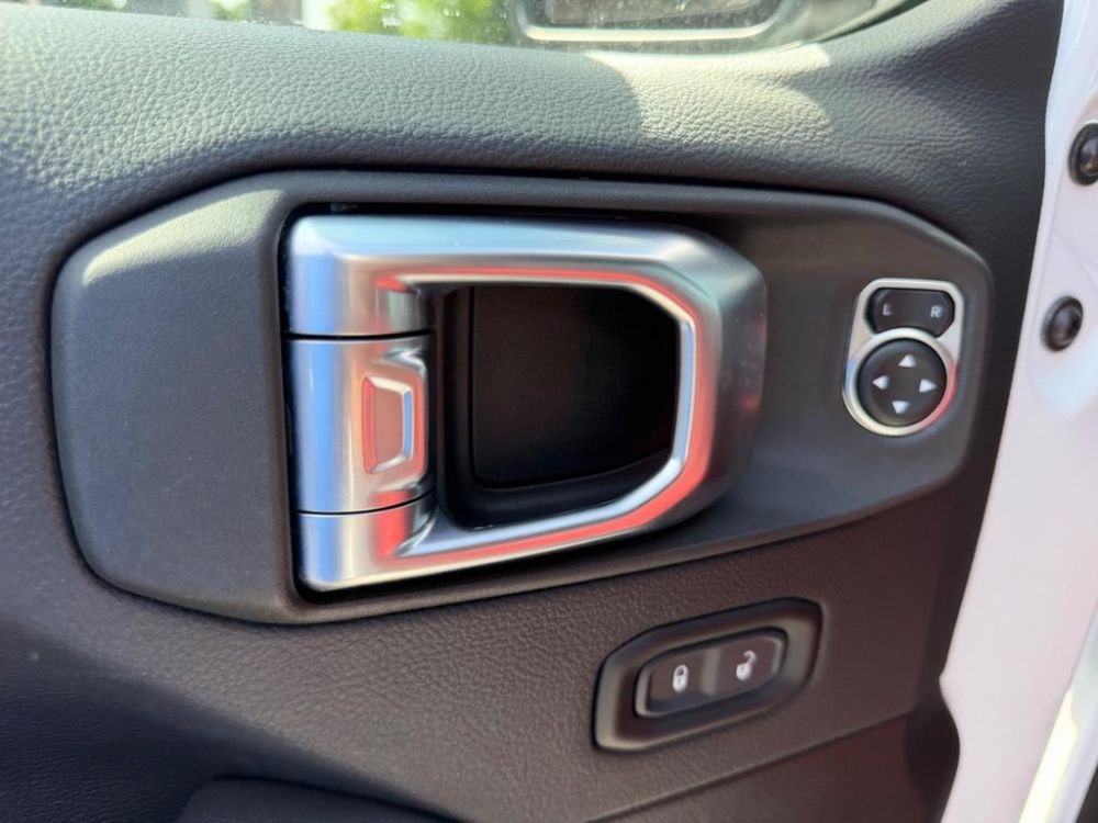 2024 Jeep Wrangler - photo 16