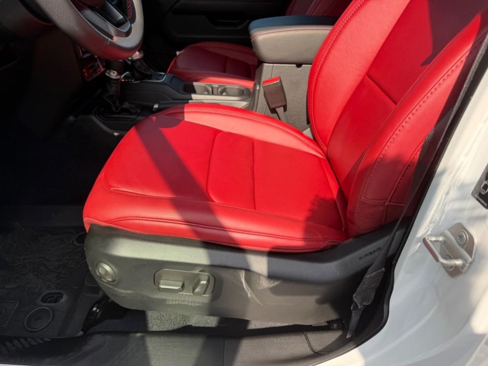 2024 Jeep Wrangler - photo 17