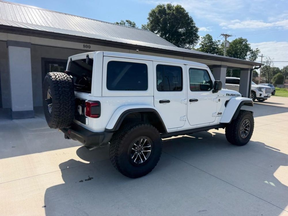 2024 Jeep Wrangler - photo 3