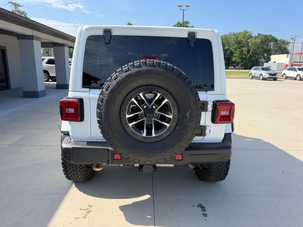 2024 Jeep Wrangler - photo 4