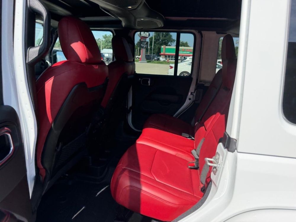 2024 Jeep Wrangler - photo 7