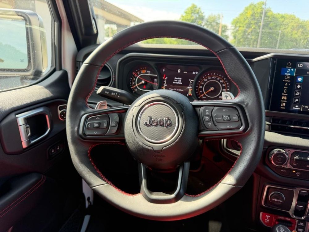 2024 Jeep Wrangler - photo 9