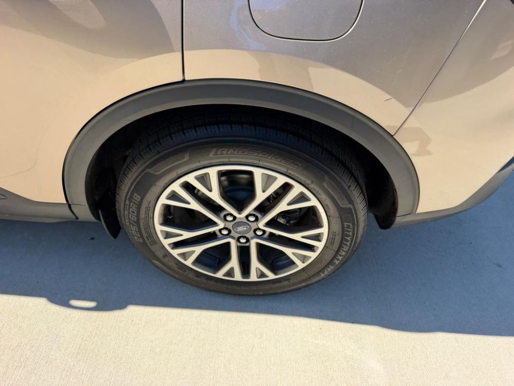 2020 Ford Escape - photo 5