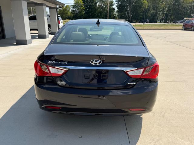2011 Hyundai Sonata - photo 4