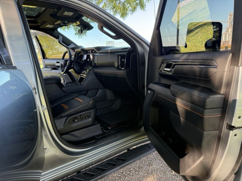 2025 GMC 2500HD AT4 - photo 12