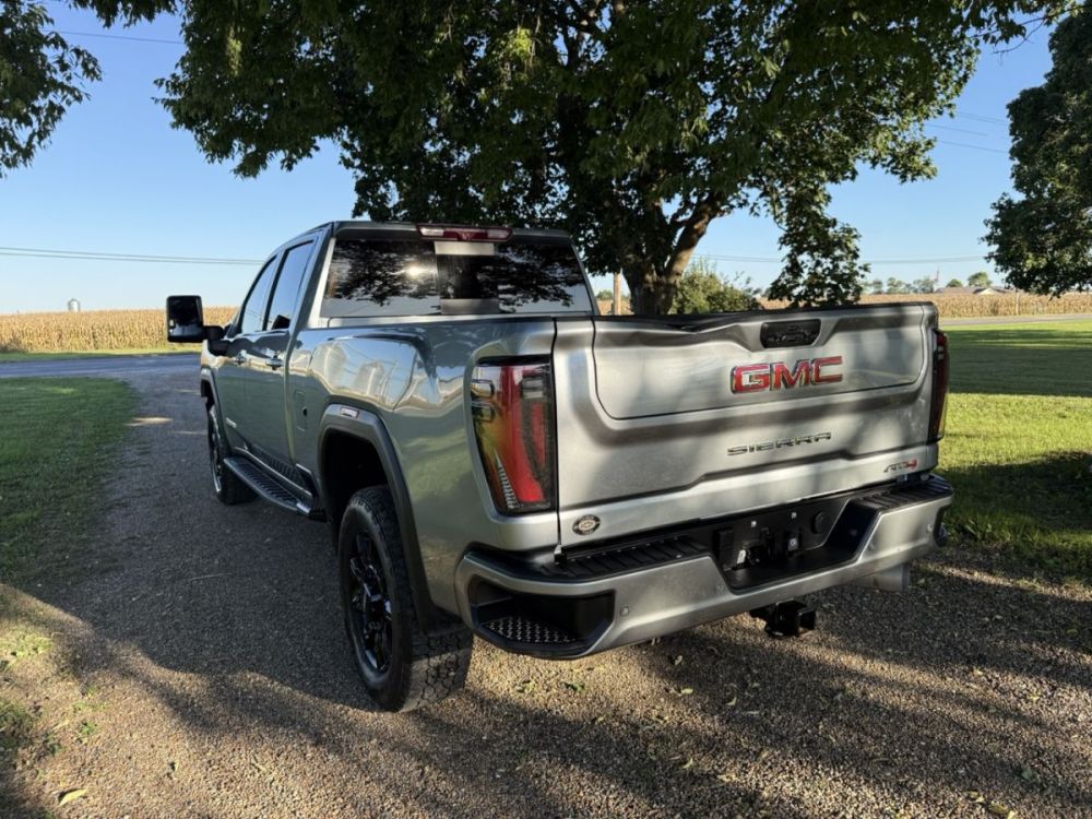 2025 GMC 2500HD AT4 - photo 3