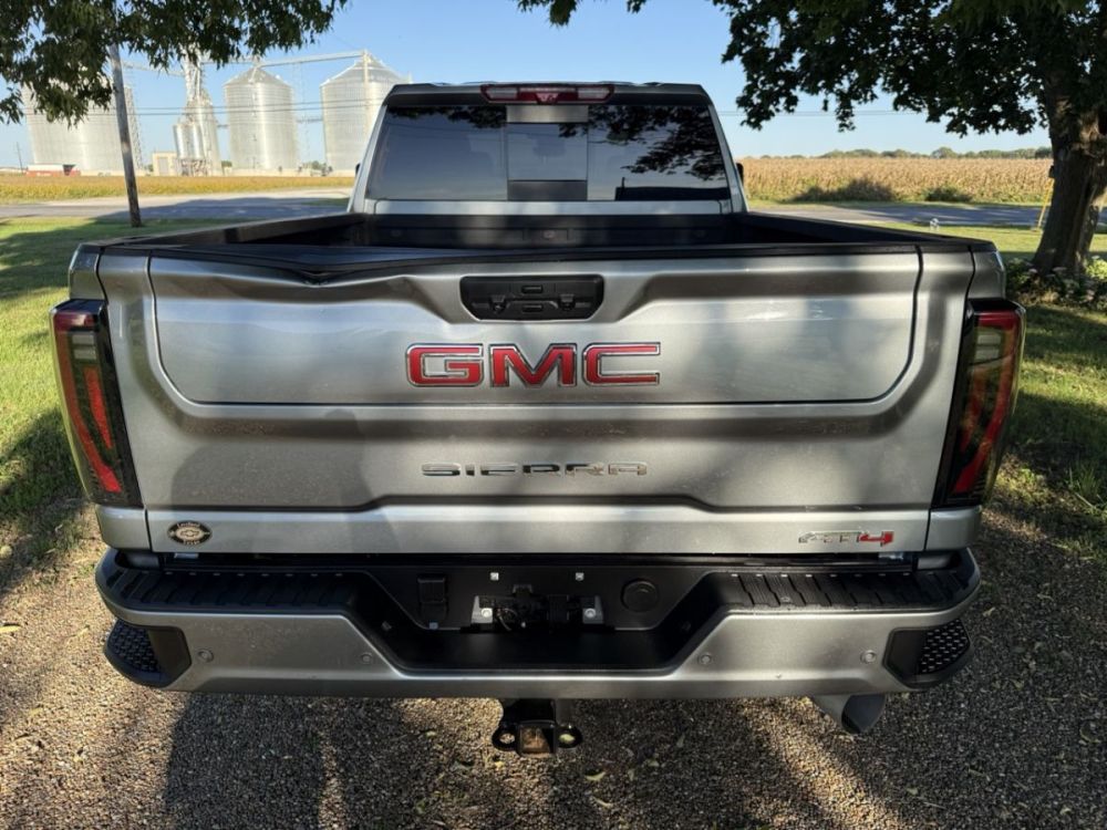 2025 GMC 2500HD AT4 - photo 4