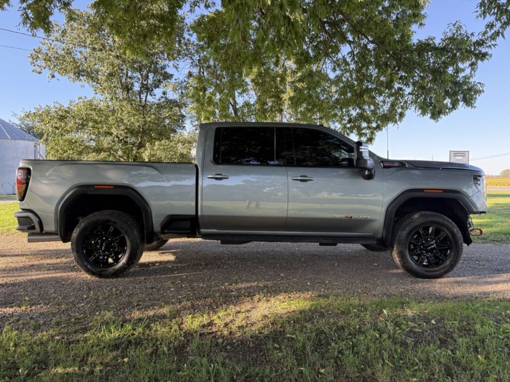 2025 GMC 2500HD AT4 - photo 6