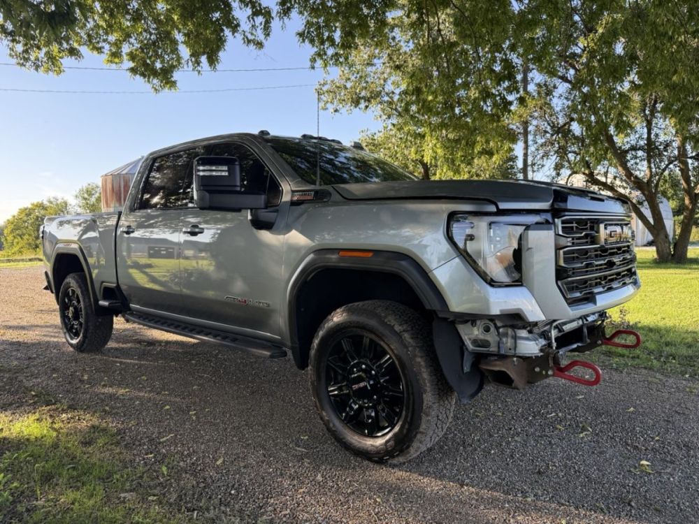 2025 GMC 2500HD AT4 - photo 7