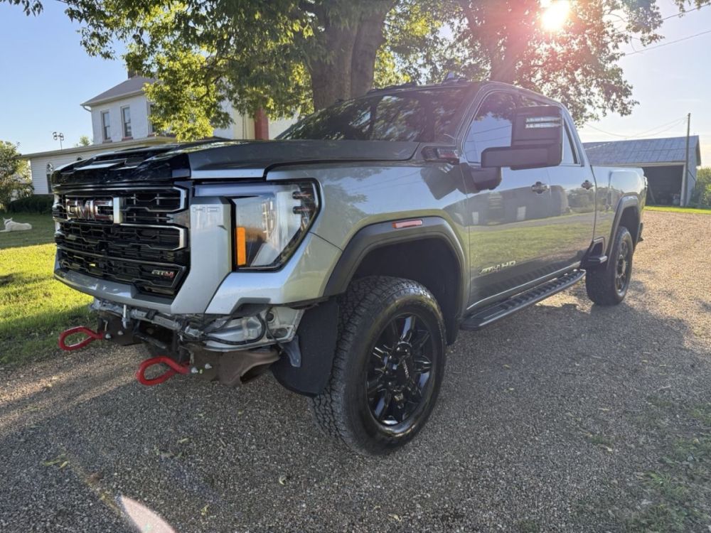 2025 GMC 2500HD AT4 - photo 9