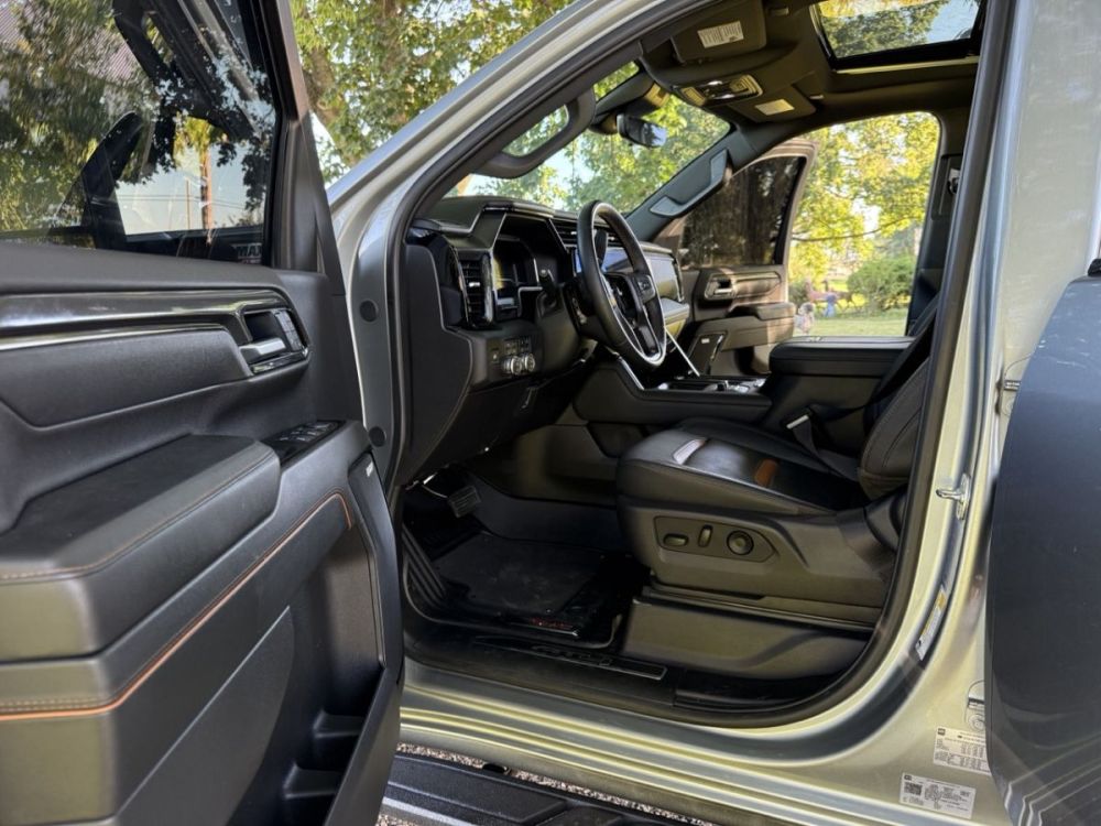 2025 GMC 2500HD AT4 - photo 10