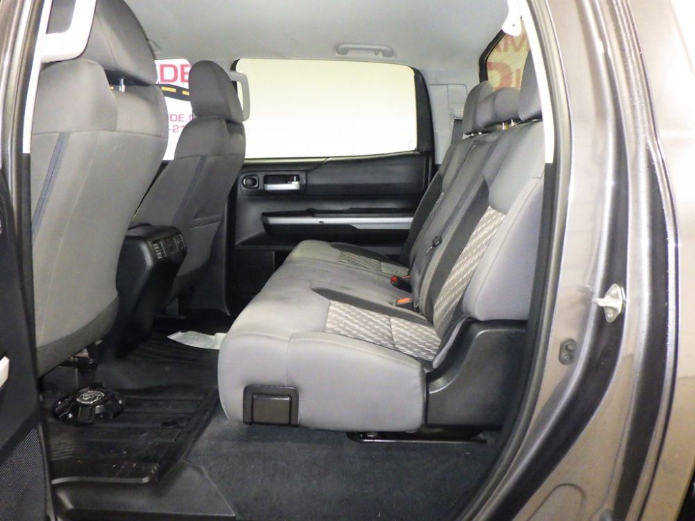 2019 Toyota Tundra SR5 Crew Cab 4X4 - photo 7