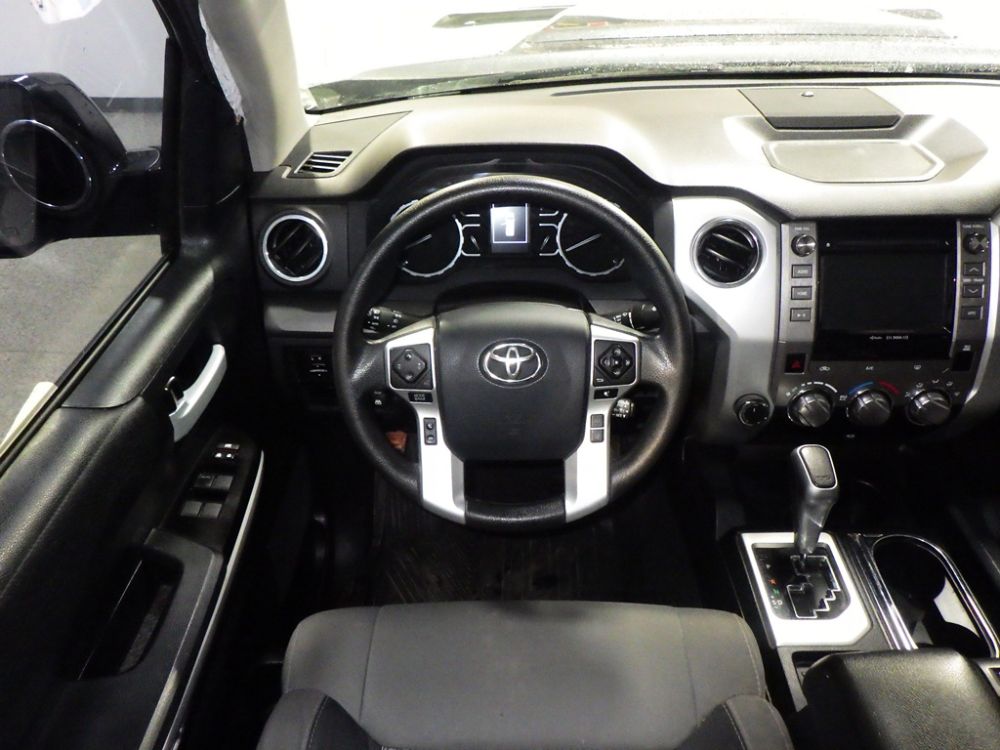2019 Toyota Tundra SR5 Crew Cab 4X4 - photo 9