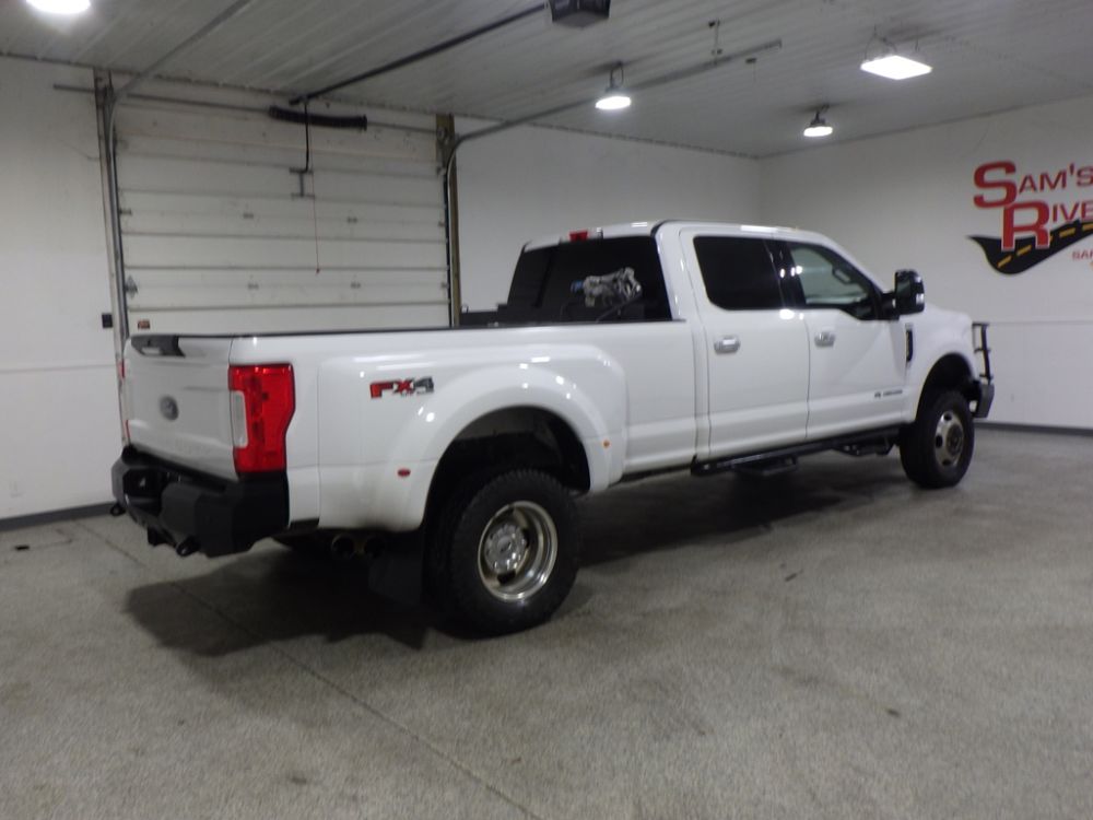 2019 Ford F350 SD XLT Crew Cab Diesel Dually 4X4 - photo 4