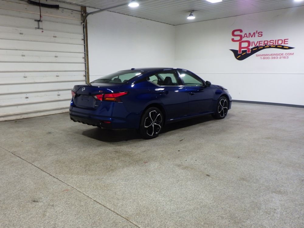 2024 Nissan Altima SR AWD - photo 4
