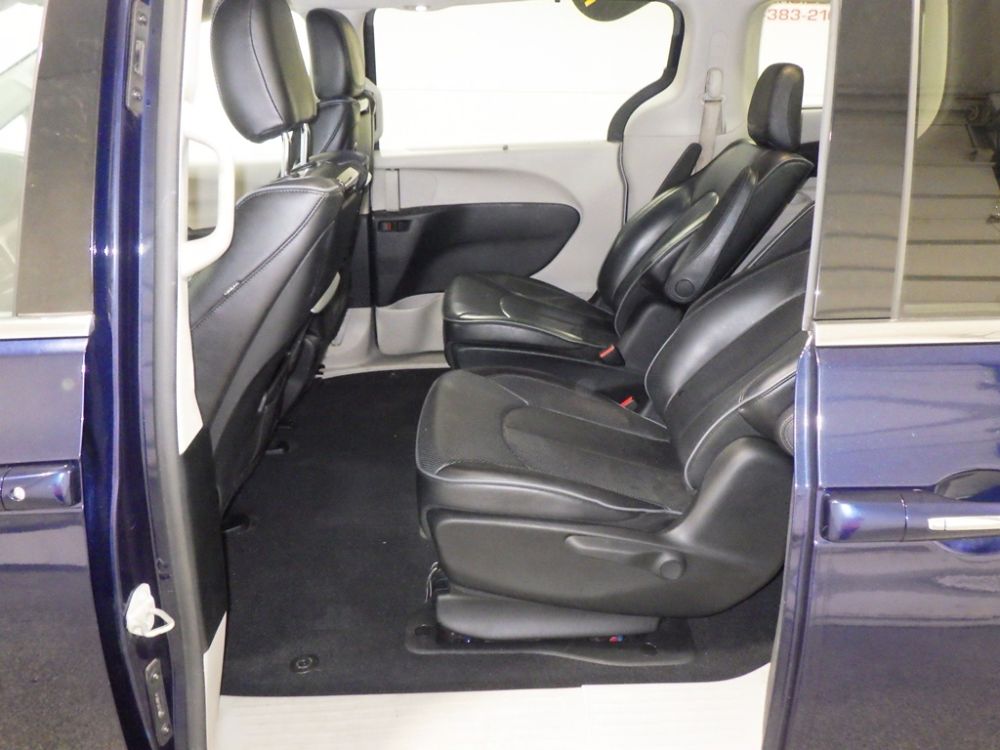 2018 Chrysler Pacifica Hybrid W/Advanced Safety Tec Group Connect Theater and Pano Moon Theft - photo 7