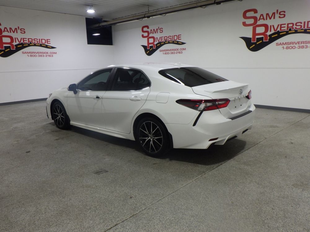 2022 Toyota Camry SE AWD - photo 2