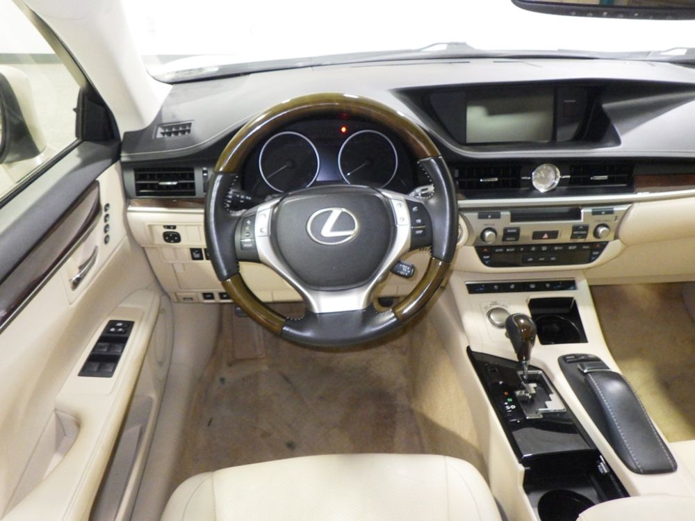 2013 Lexus ES350 - photo 9
