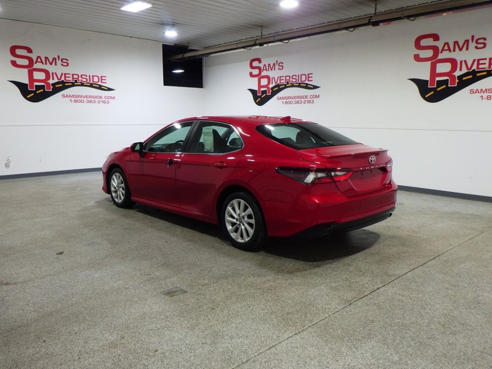 2024 Toyota Camry LE - photo 2