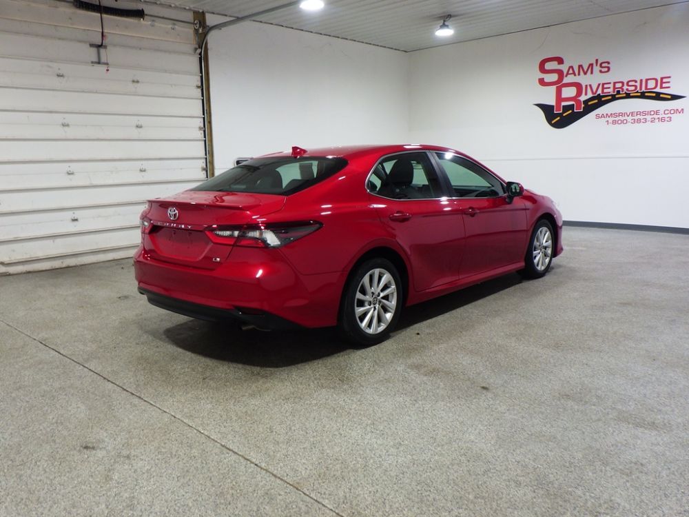 2024 Toyota Camry LE - photo 4