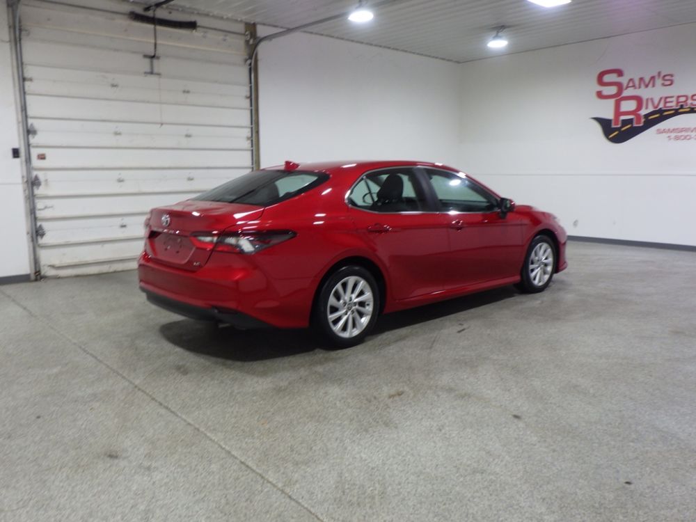 2024 Toyota Camry LE - photo 4