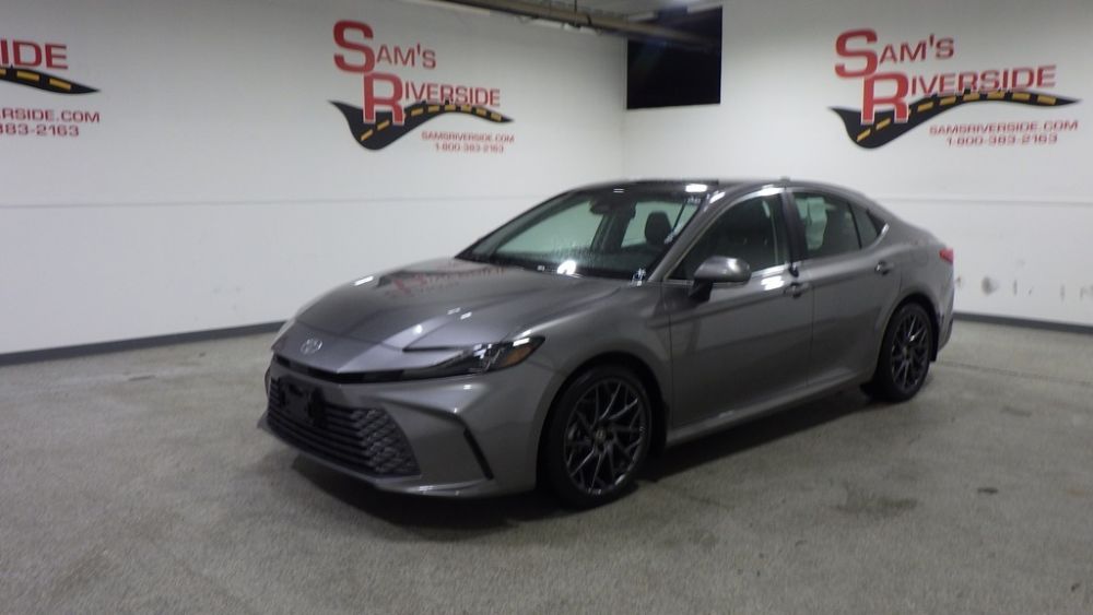 2026 Toyota Camry XLE Hybrid - photo 1