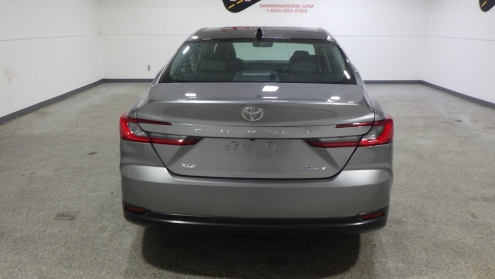 2026 Toyota Camry XLE Hybrid - photo 3