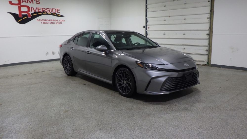 2026 Toyota Camry XLE Hybrid - photo 5