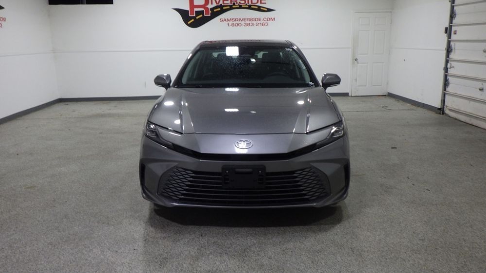 2026 Toyota Camry XLE Hybrid - photo 6