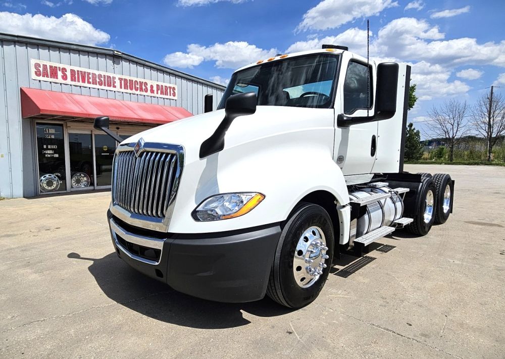2020 INTERNATIONAL LT625 T/A DAY CAB TRACTOR - photo 1