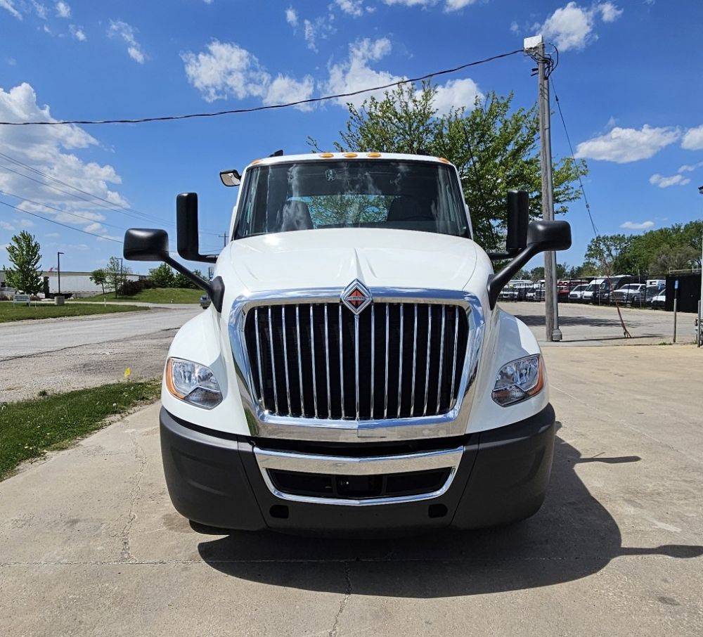 2020 INTERNATIONAL LT625 T/A DAY CAB TRACTOR - photo 2