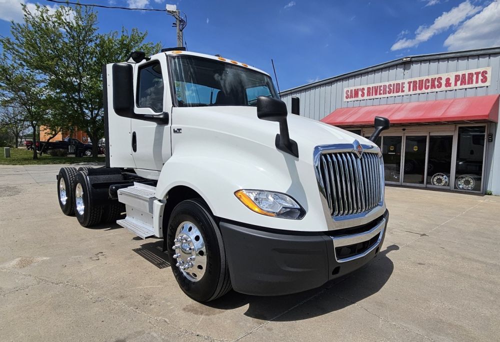 2020 INTERNATIONAL LT625 T/A DAY CAB TRACTOR - photo 3