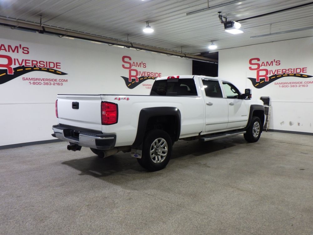 2016 Chevrolet Silverado 3500 LTZ Crew Cab Diesel 4X4 - photo 4