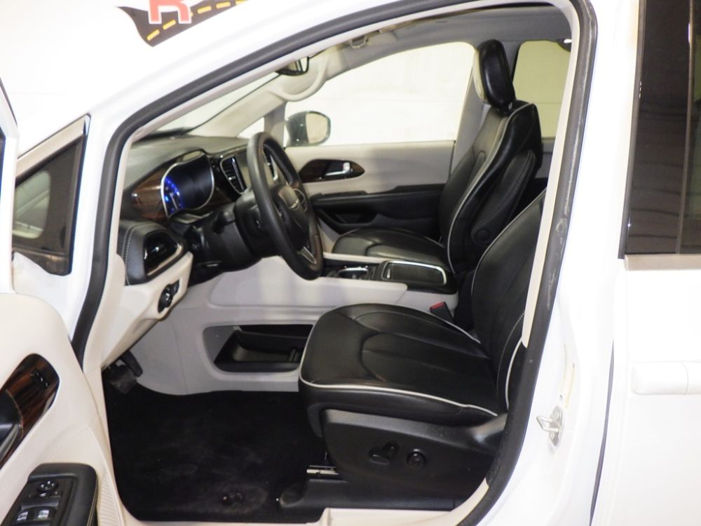 2024 Chrysler Pacifica Limited With Safety Sphere - photo 8