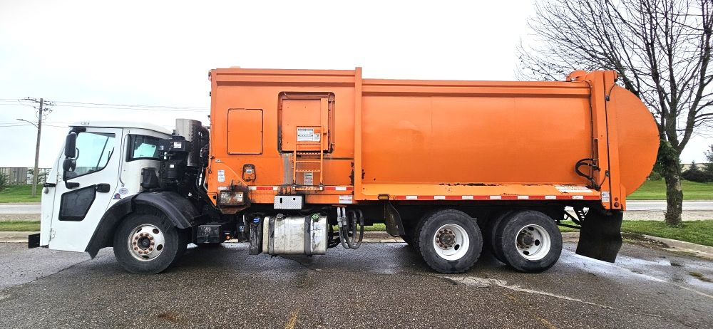 2019 MACK LR64 GARBAGE PACKER - photo 5